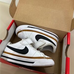 Nike Court Legacy | Toddler 7C | White/Black